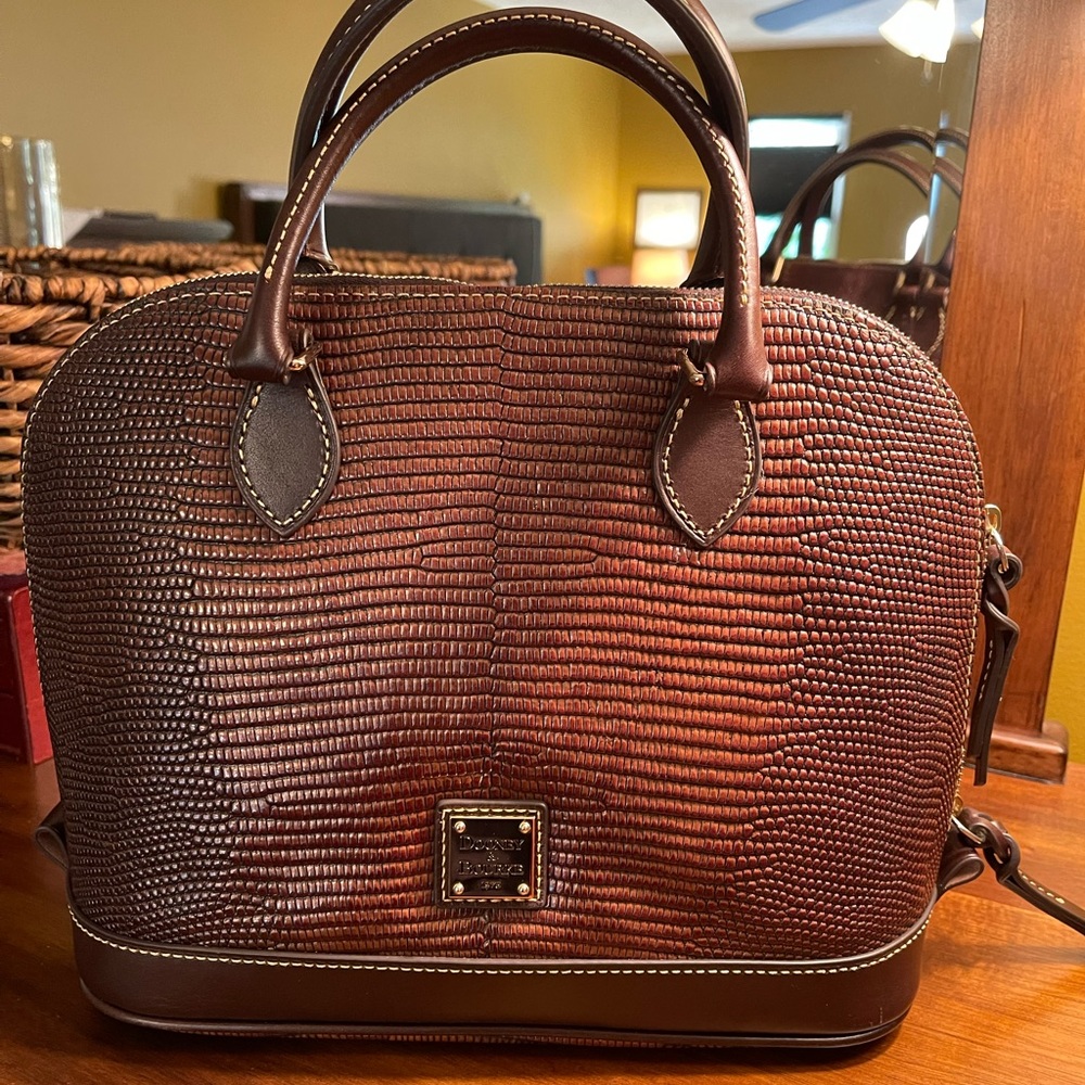 NWT AUTHENTIC DOONEY &  BOURKE Crossbody/Tote Handbag
